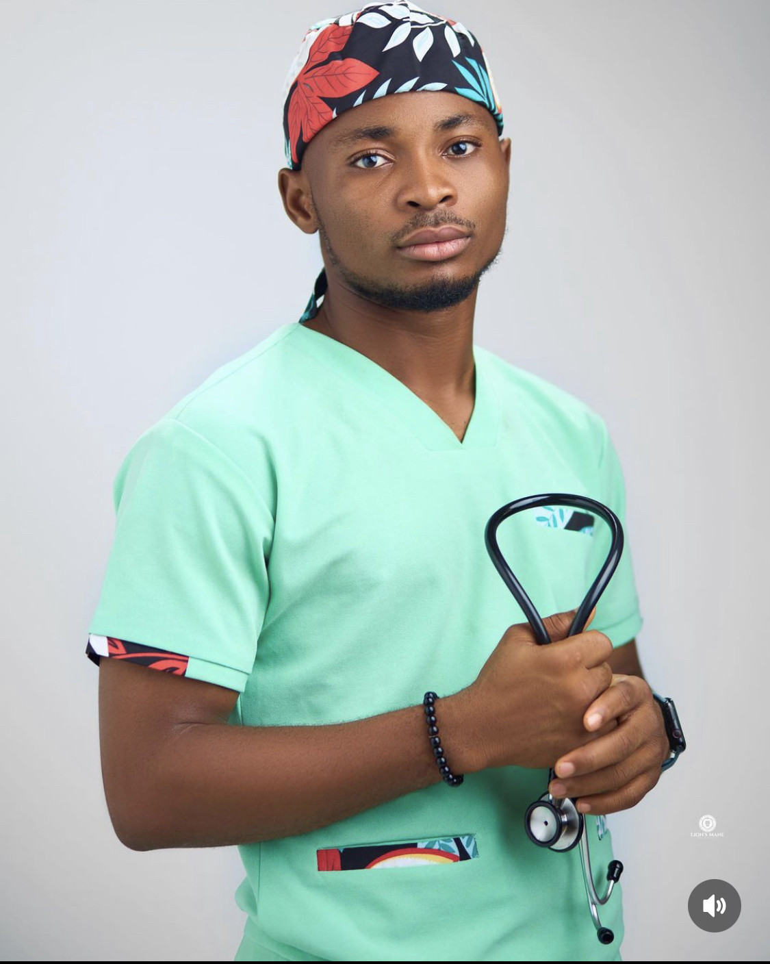 AA patterned Classic V-neck scrubs